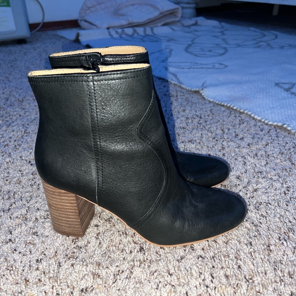 Black boots!